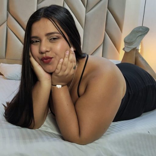 AndreaKhing online shows image