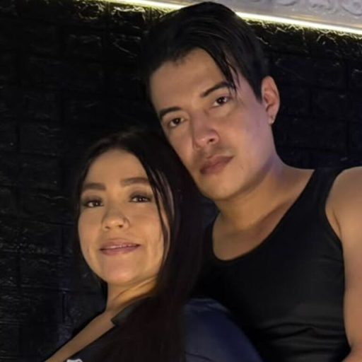 AngelisAndJuan pussy show image