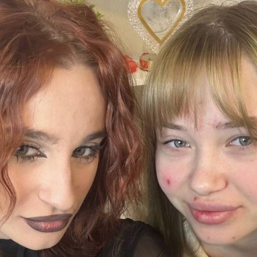 AngelynAndCherry photos webcam image