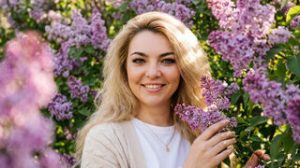AnnaDeAbrams preview