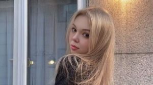 AnnaSebastian recorded live image