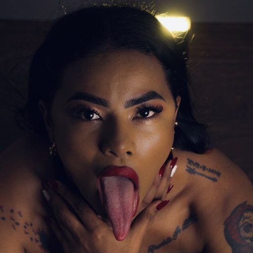 AnneRoa amateur lush image