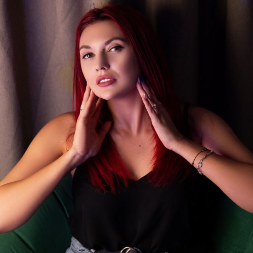 AnneVelvet live video image