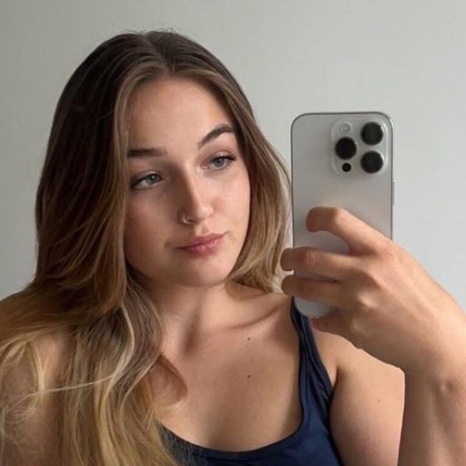 AnneWilsonn naked porn image