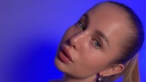 AnnelleToulson videos pics image