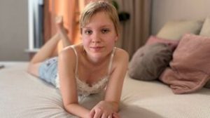 AnnieUncanny preview