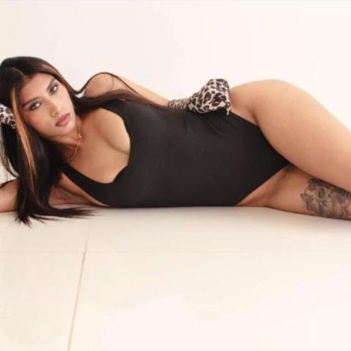 AnnyRua pussy show image