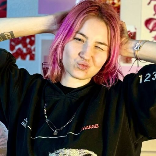 AntoinetteSwinny recorded live image