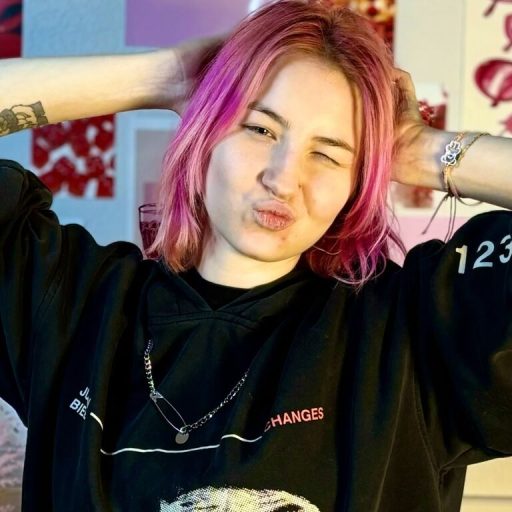 AntoinetteSwinny recorded live image