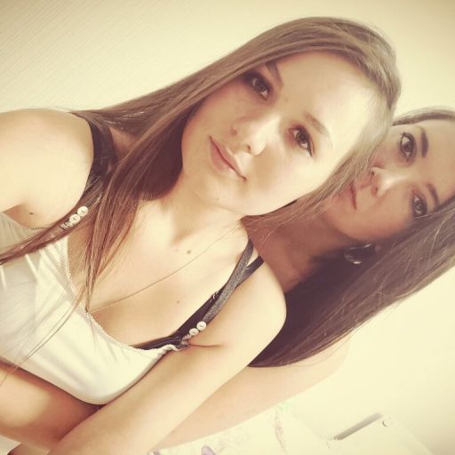 AnyAndAmy recorded live image