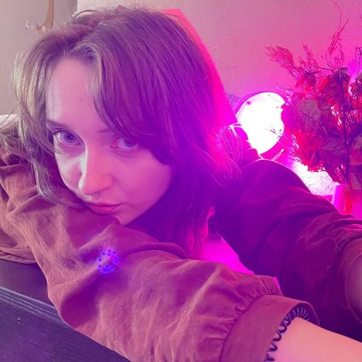 AnyVibes strip amateur image