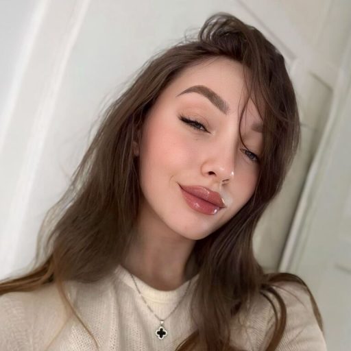 AriaLeone amateur lush image