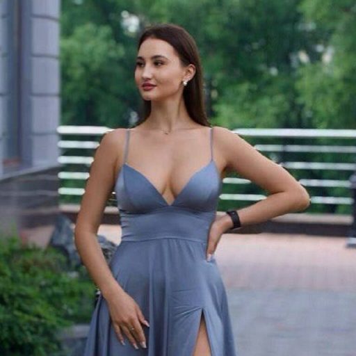 AriaWaverly online shows image