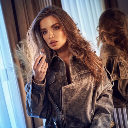 AriannaRuss shows recorded image