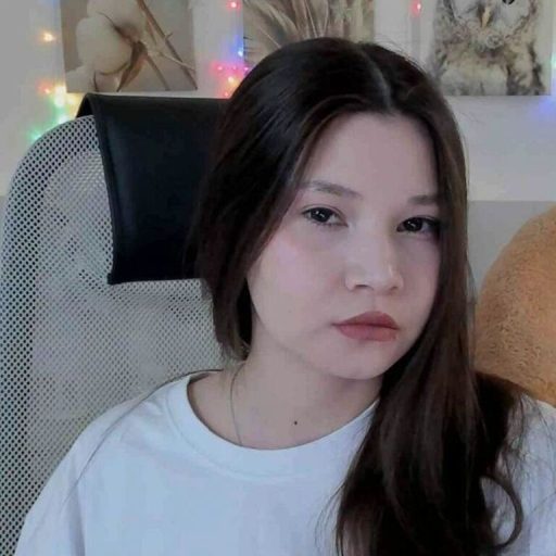 AriellaGlow amateur lush image