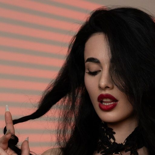 ArminaRed ass vibrator image