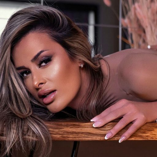 AshyTaylor pussy show image