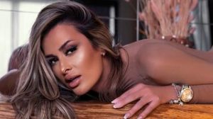 AshyTaylor pussy show image