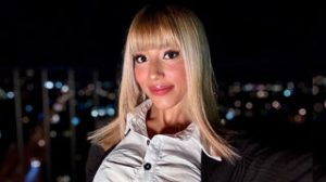 AuroraMonrroe show fingering image