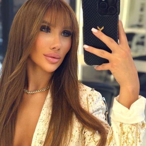 AvaHeath cam naked image