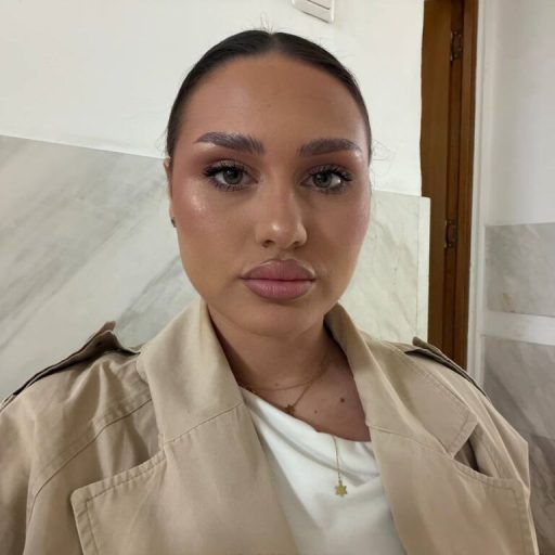 AvaWhest pussy show image