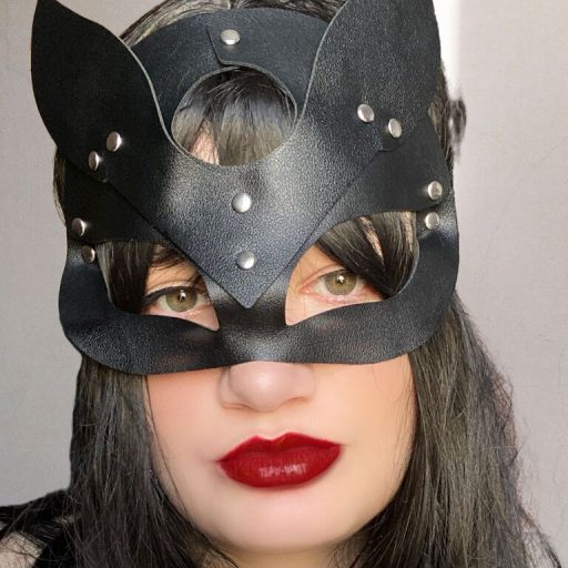 BBWHouseMaid show fingering image