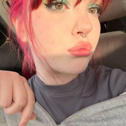 BellaKimpinky show fingering image
