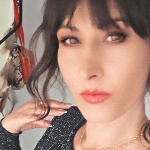 BellaViolette live video image