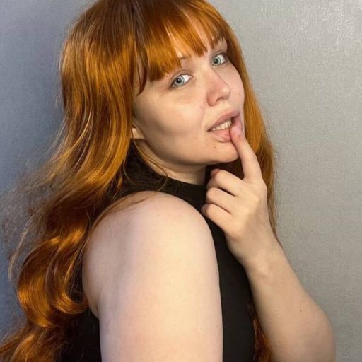 BellaWildes naked porn image