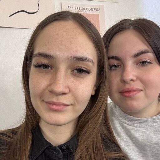 BetAndMira show fingering image