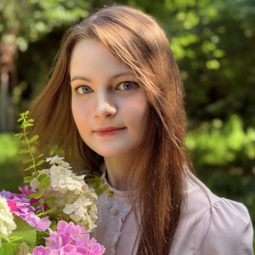 BethanyBloom shows recorded image