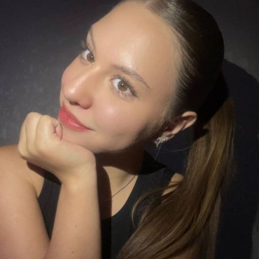BrittaniMeineke recorded live image