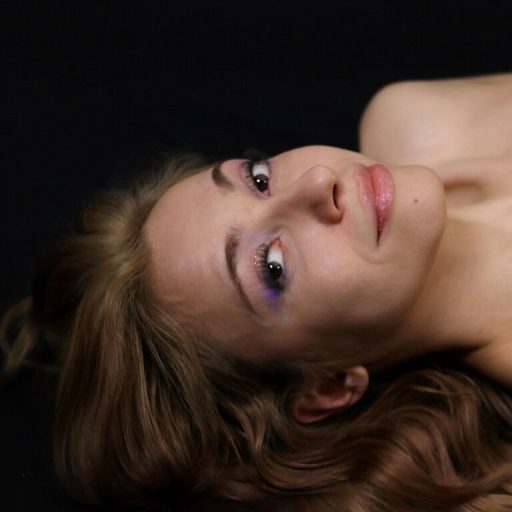 CaelisHazelwood show fingering image