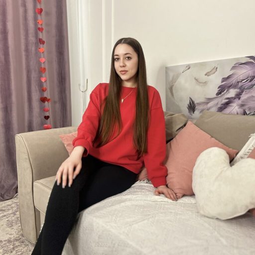 CamillaLoon online shows image