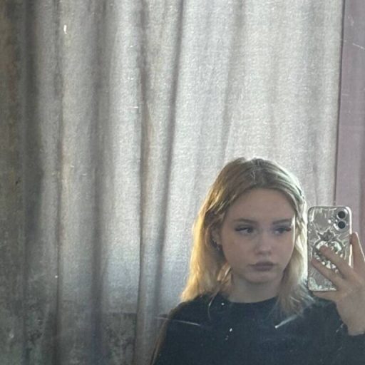 CandelariaMino online shows image