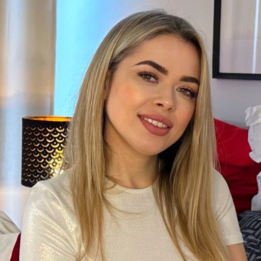 CarolinaSerene pussy show image