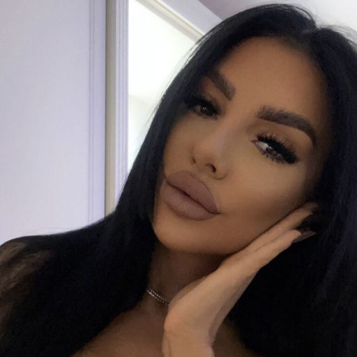 CassandraLeon strip amateur image