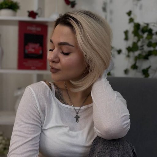 ChanelleKastning show fingering image
