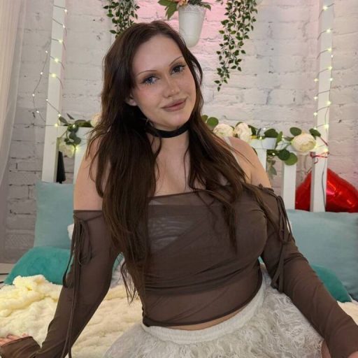 CharlottaKing amateur lush image