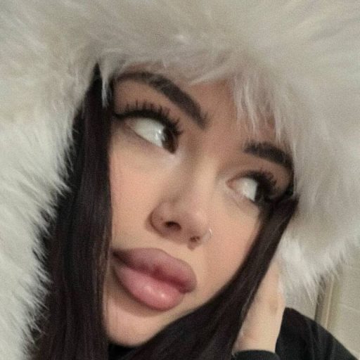 CherlynDarm live video image