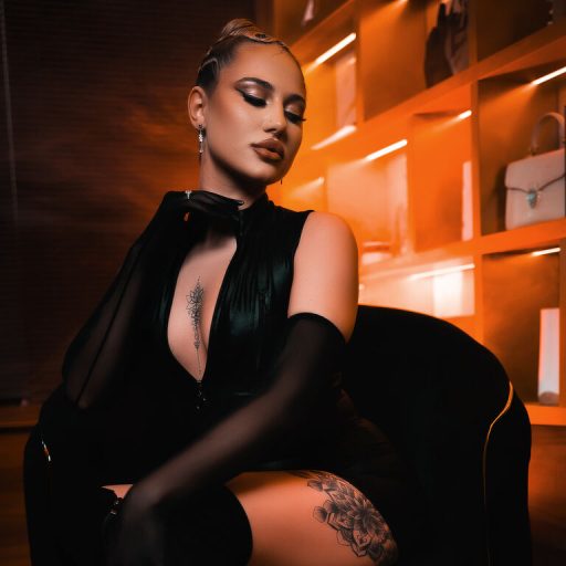 ChloeGracey online shows image