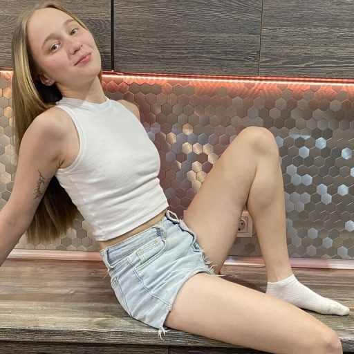 ChristiMontero show fingering image