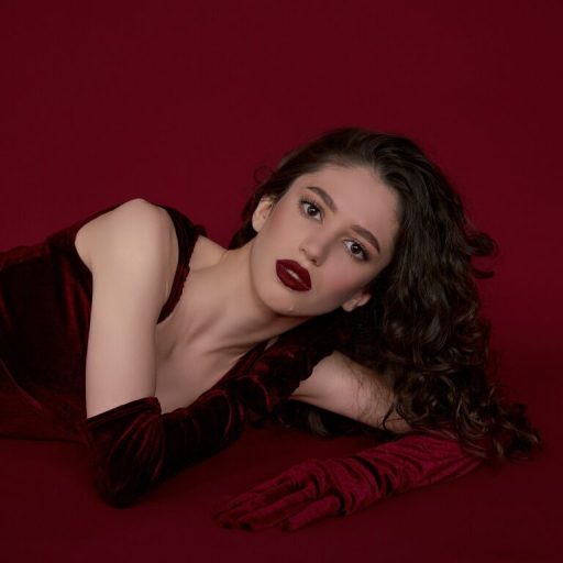 ChristinaConter online shows image