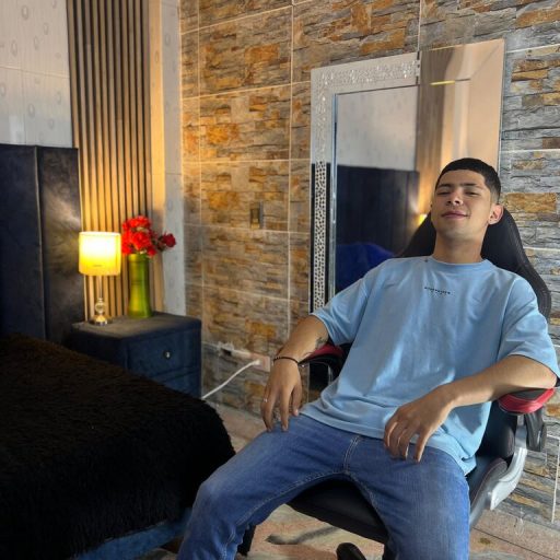 ChristoperGirald online shows image