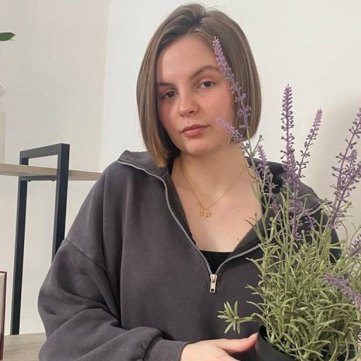 ClaraLucas shows recorded image