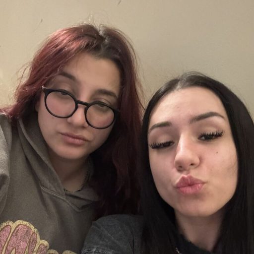 CleoAndZendaya show fingering image