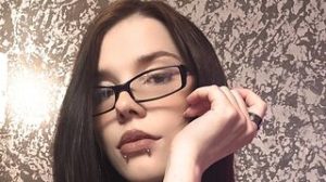 CleoHighes online shows image