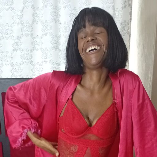 CocoCooper show fingering image