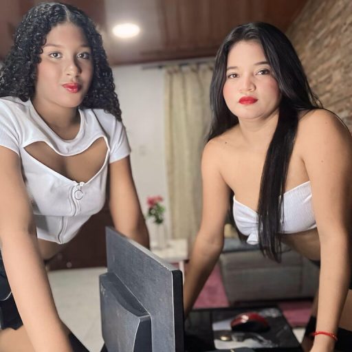 CrishAndAmira naked porn image