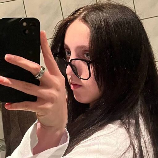 CrissHil livesex pussy image